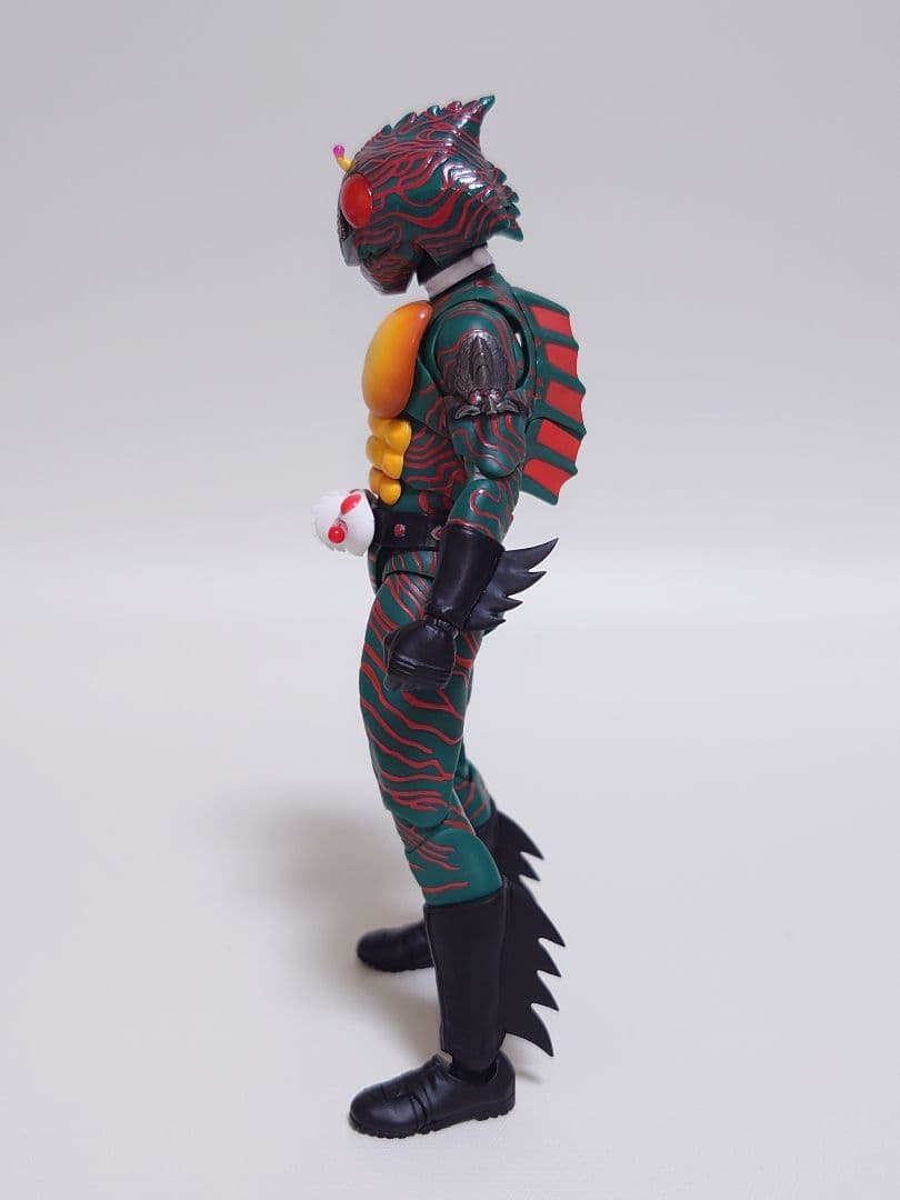 SHFiguarts 仮面ライダーアマゾン