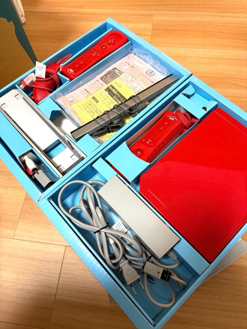 Wii 本体　赤　スーパーマリオ25周年仕様　【メーカー生産終了】