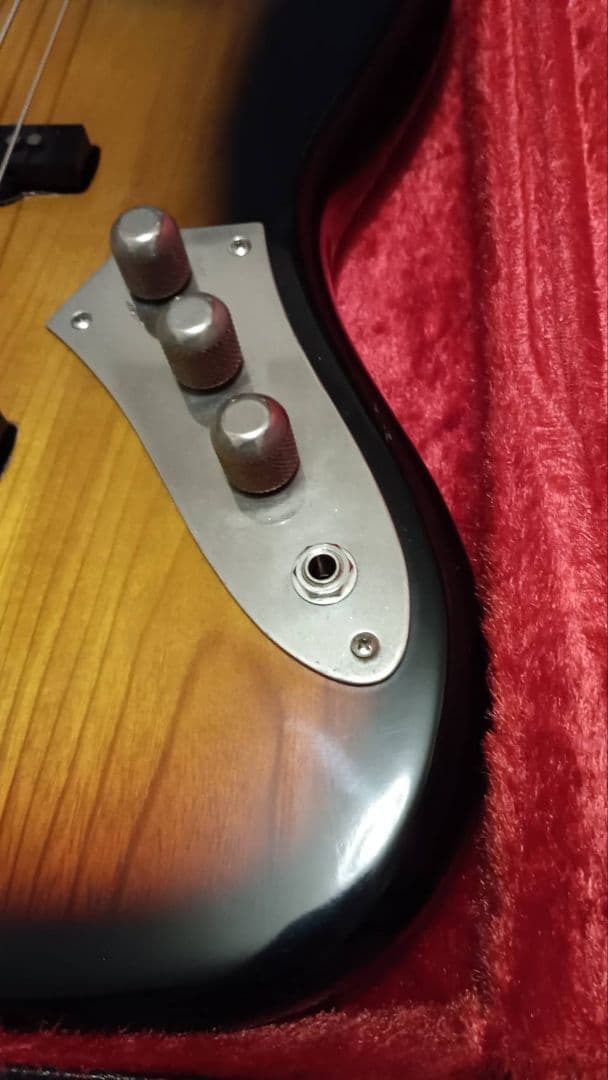 フェルナンデス　ジャズ・ベース・タイプ　フレットレス・ベース