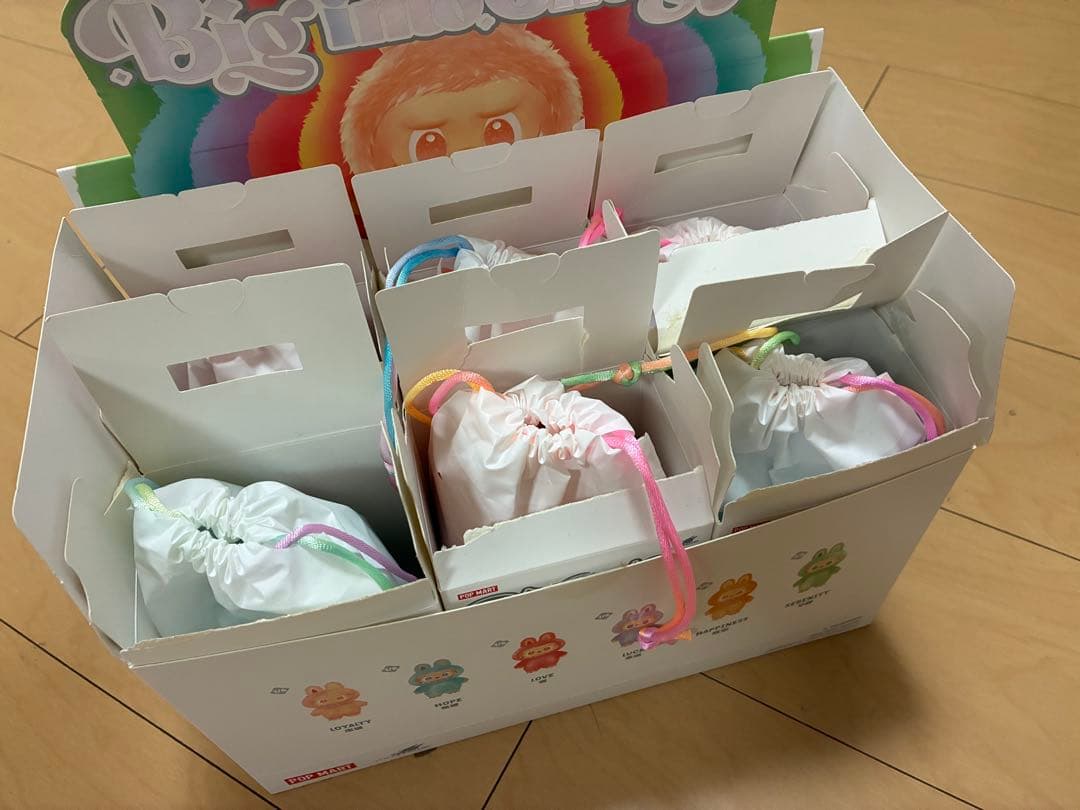 POP MART バニーキャラクター ぬいぐるみ本体　ラブブ　らぶぶ