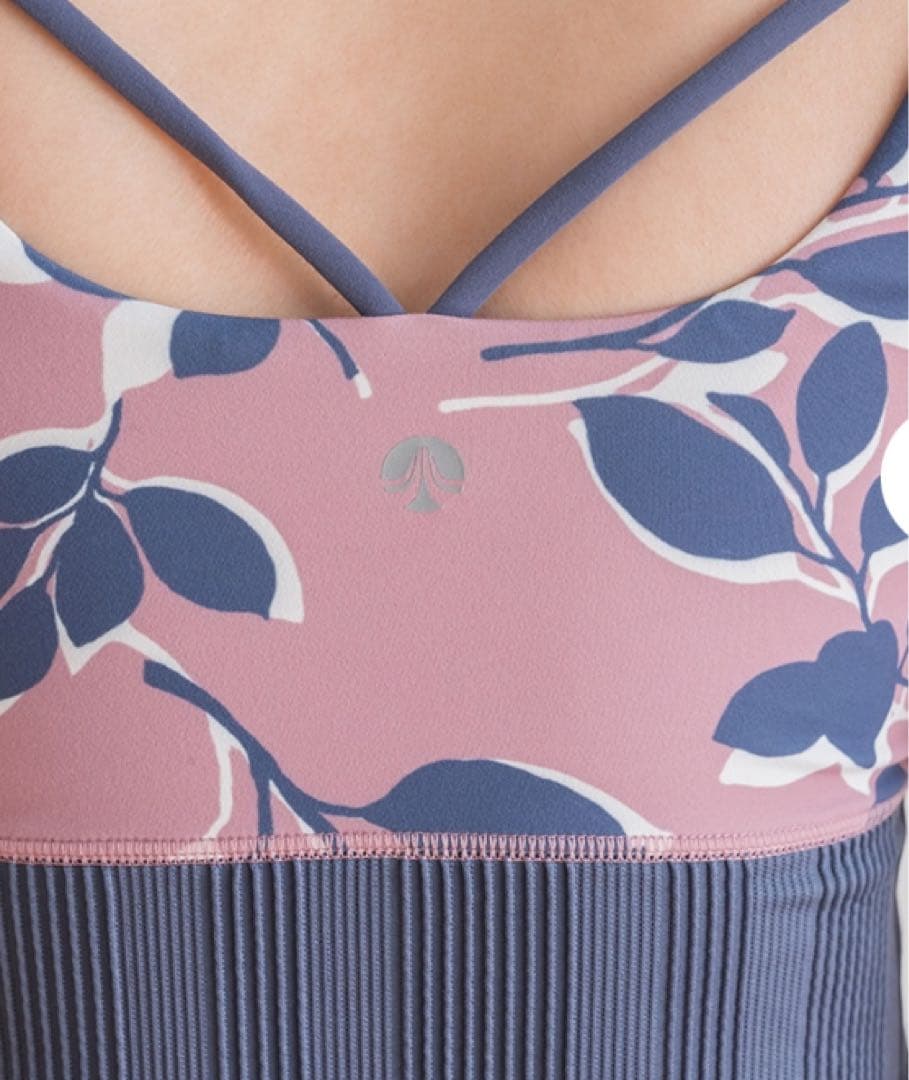 LAVA SUKALAリントスル　リーフバイカラーブラトップ・レギンスセット