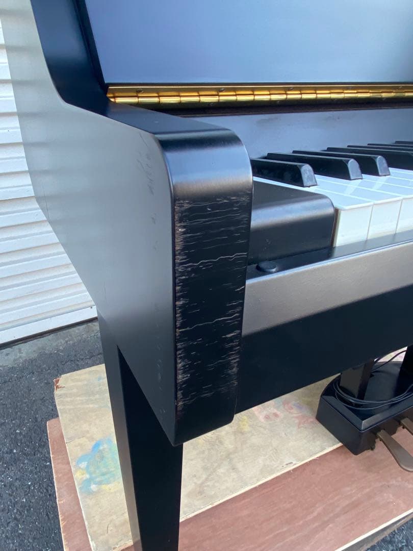 グランドピアノ型電子ピアノ YAMAHA DGP-1(ブラック)