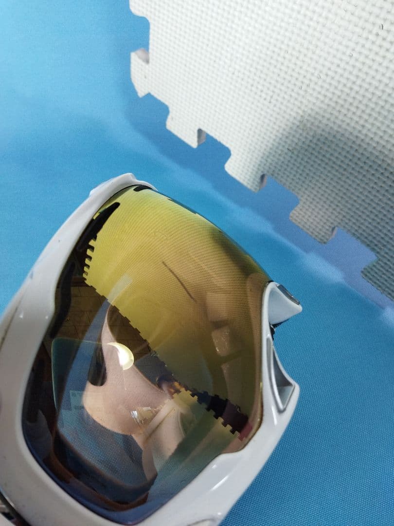 オークリー　Oakley ゴーグル ミラー加工 ホワイト収納袋付き