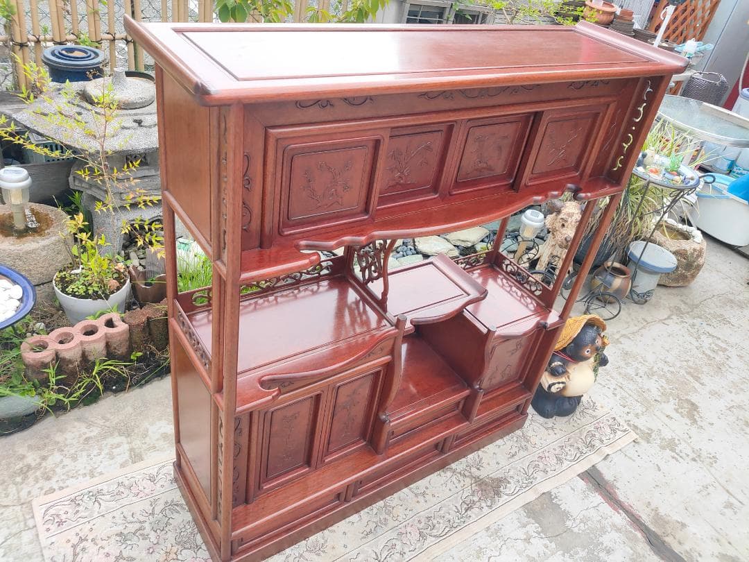 (送料設置込み)高級茶棚☆茶箪笥☆唐木飾り棚☆収納棚☆透かし彫り☆無垢