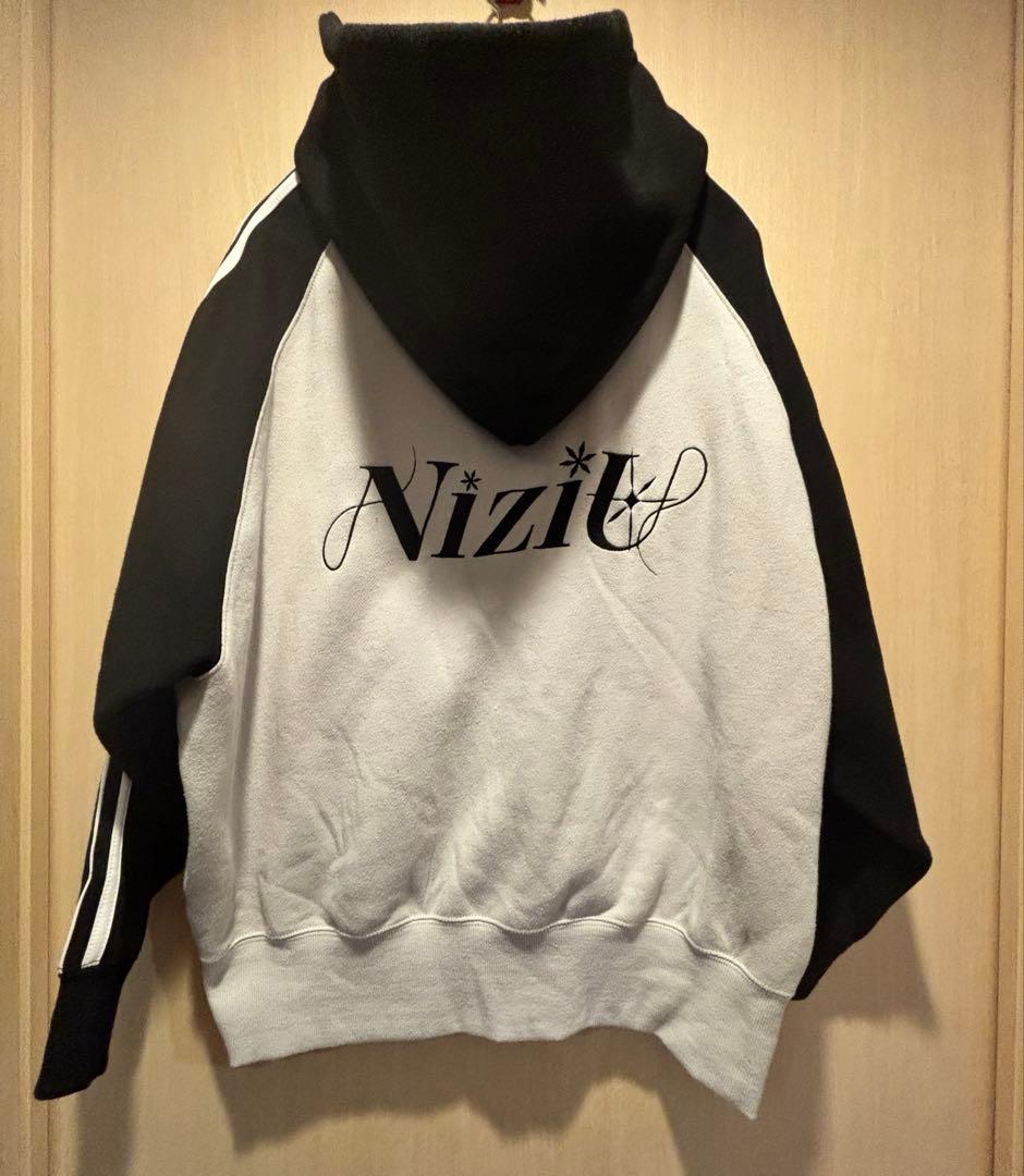 NiziU AWAKE パーカー Mサイズ