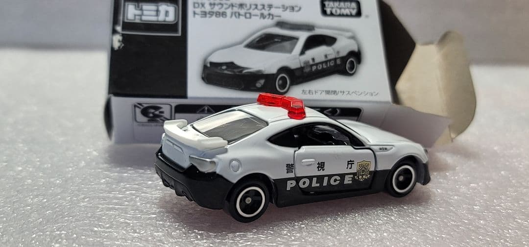 【 全国送料無料 】未使用！即発！ 86 パトカー 警視庁 「 トミカ 」