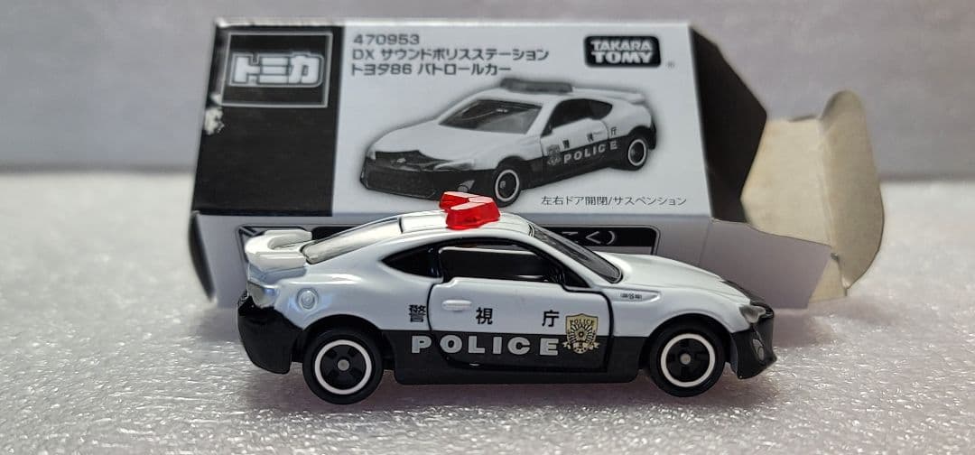 【 全国送料無料 】未使用！即発！ 86 パトカー 警視庁 「 トミカ 」