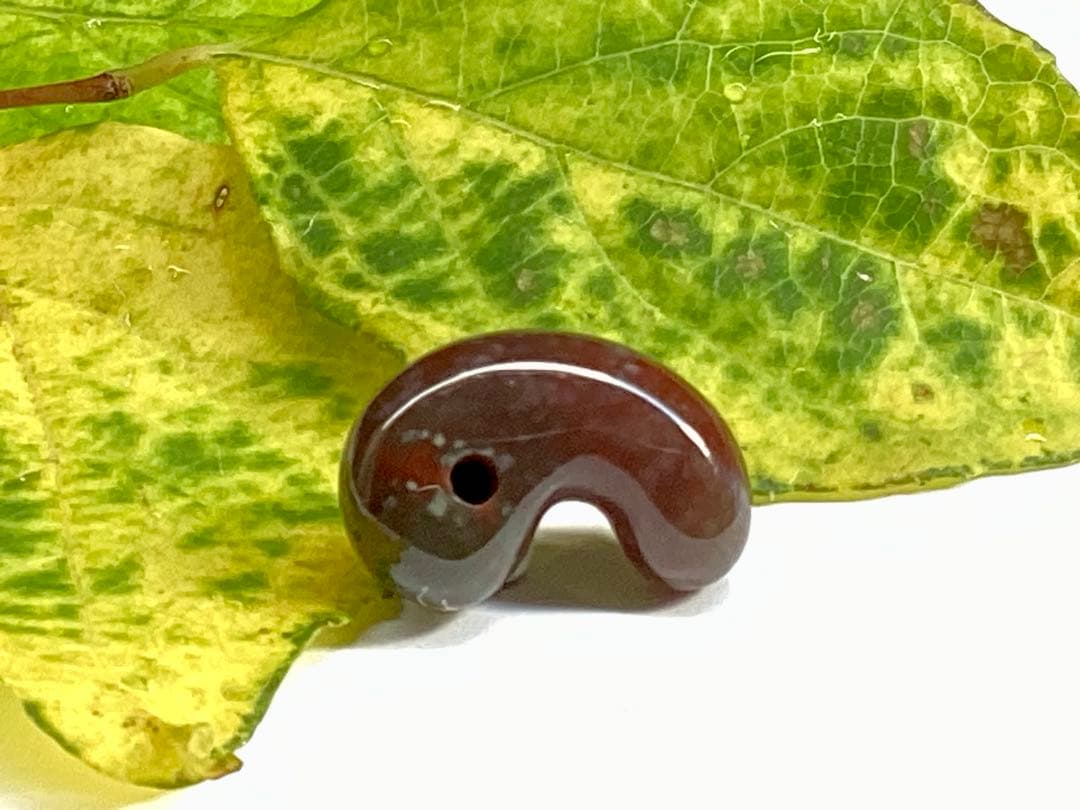 超レア‼️伊勢青石 コレクション　赤茶【ヘマタイト】　レア勾玉　鑑別書無しの安価‼️