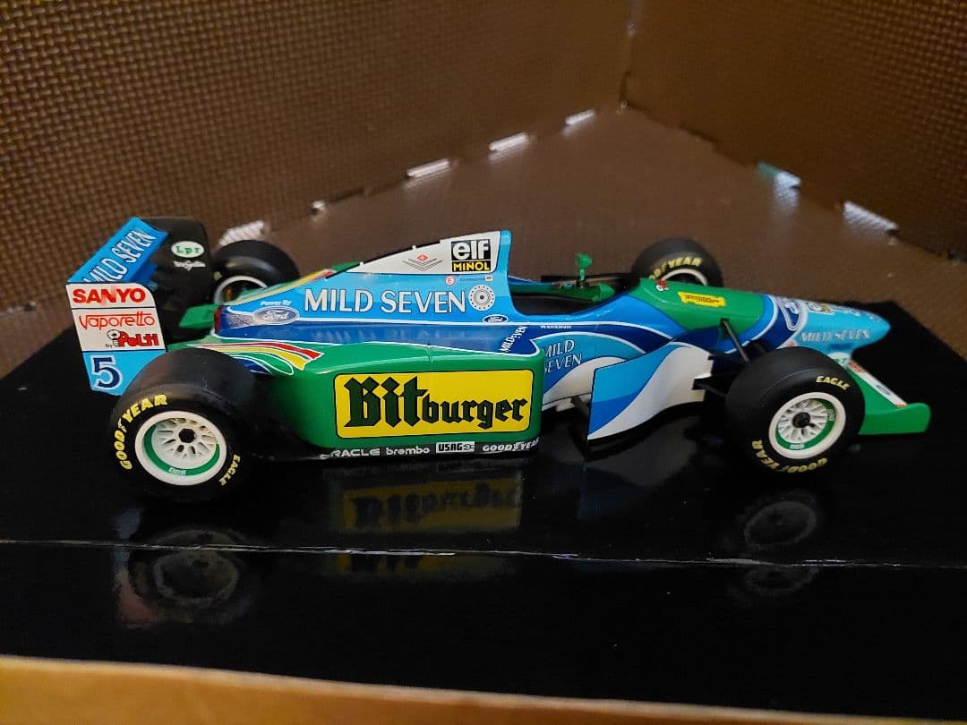 1/18 #5 ベネトン B194 M・シューマッハ 1994 マイルドセブン