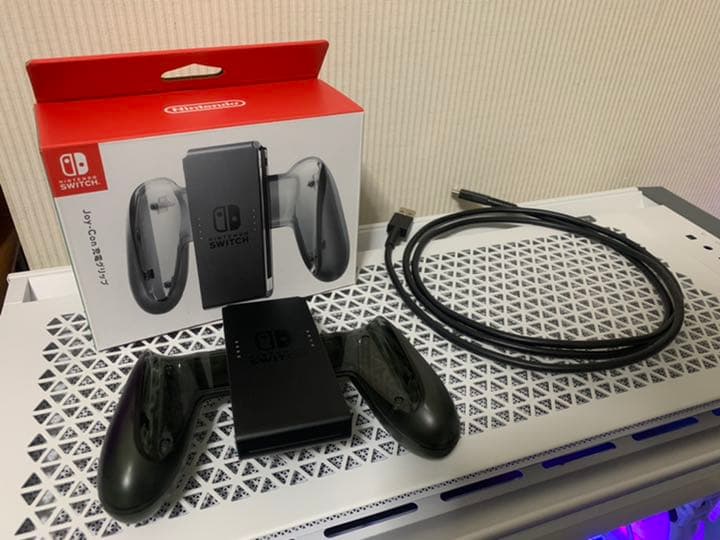 Nintendo Switch 本体 + Joy-Con充電グリップ