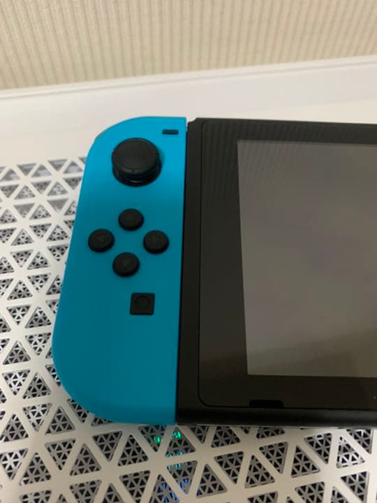 Nintendo Switch 本体 + Joy-Con充電グリップ