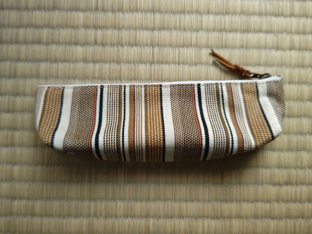 ユナイテッドビーズ ラダイト ボート ペンケース カフェラテ　廃盤