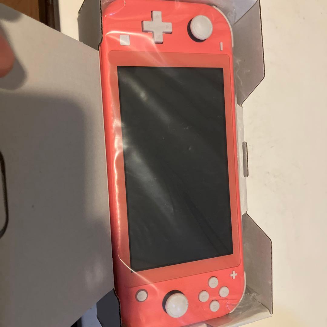 新品未使用　Nintendo Switch Lite コーラルピンク　本体