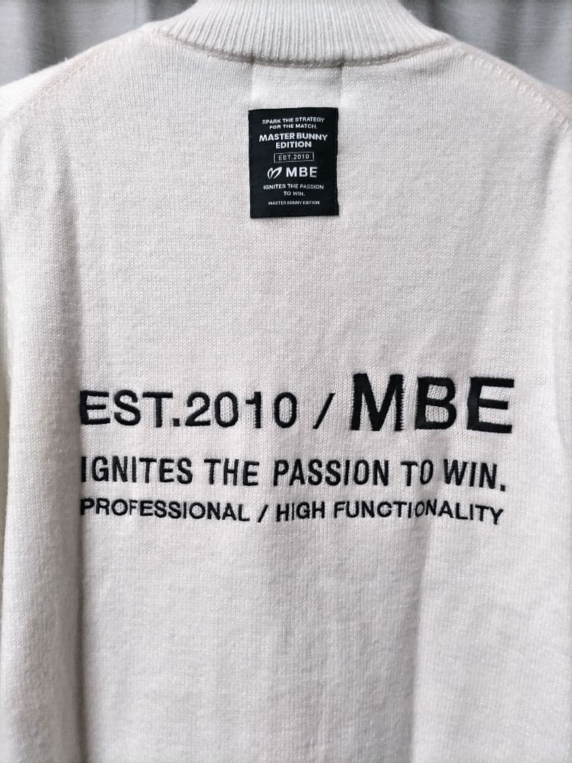 マスターバニー　裏地付き　ニットジャケット　23年モデル 白系