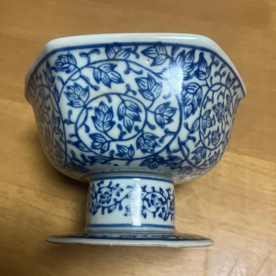 染付花唐草文六角縁高台杯（杯洗？）
