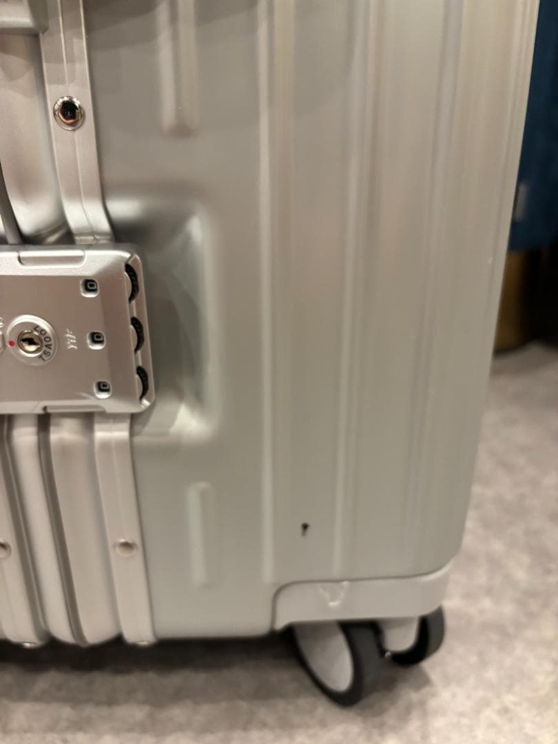 リベティ多機能キャリーケース【エナメルシルバーMサイズ】145