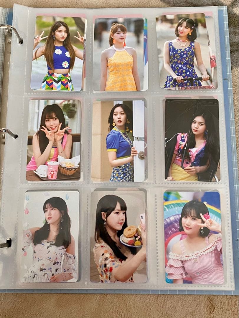 GFRIEND公式フォトカードバインダー&トレカ&グッズセット。