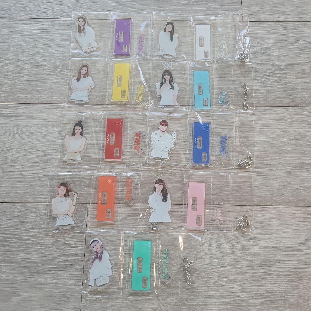 K-POPグッズセット バッジ・写真・クリアファイル