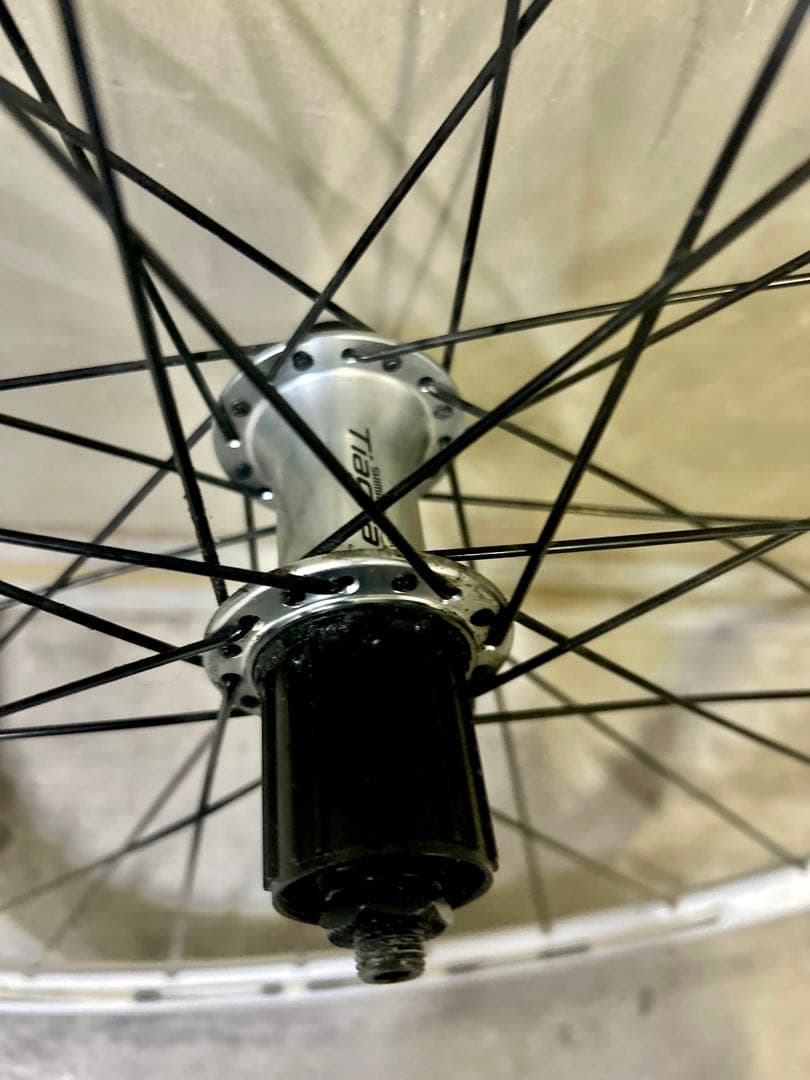 ◆ホワイトリムがカッコいい！◆シマノ製ホイール後輪のみ重量1.15kg