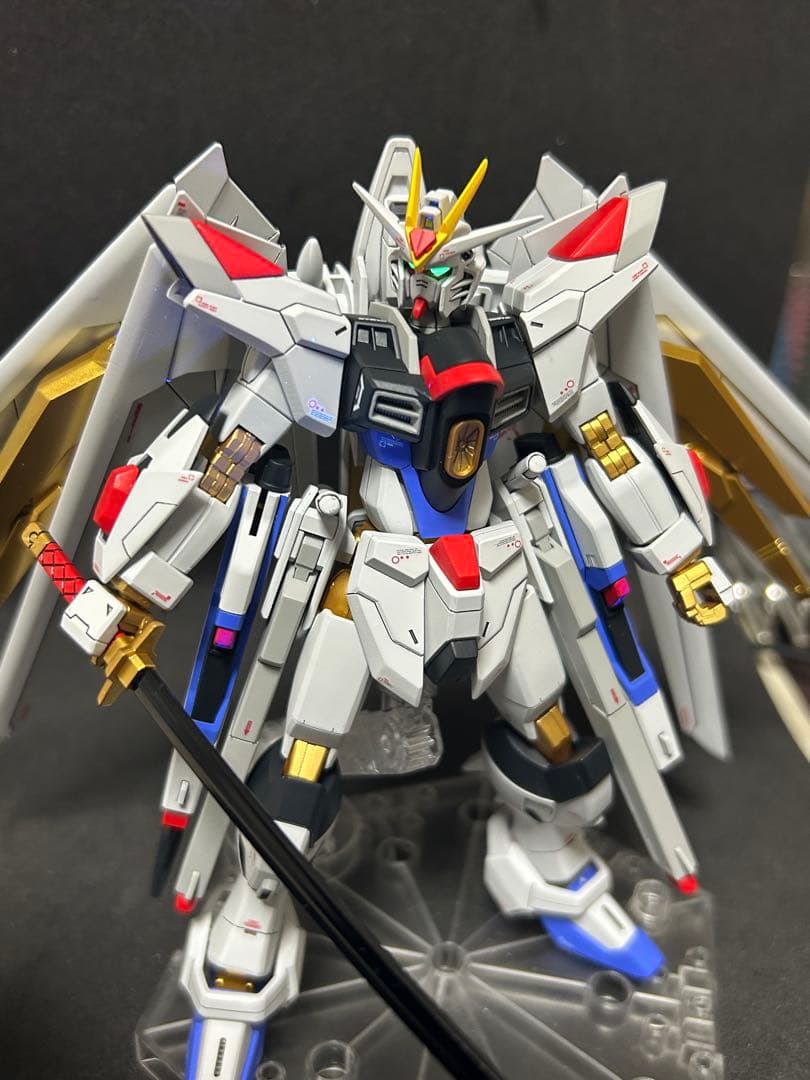 ガンプラ　マイティーストライクフリーダム完成品