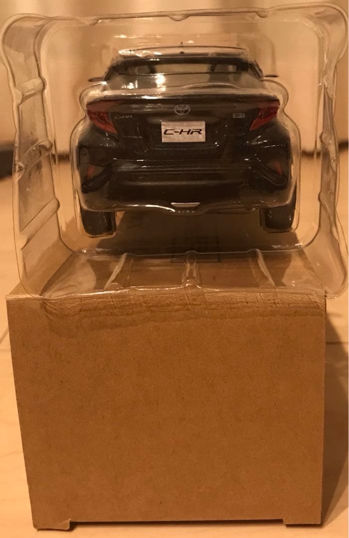 ミニカー　色見本　Ｃ-ＨＲ　おまけ付