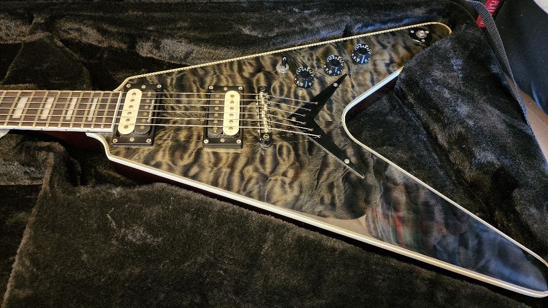 ギター DEAN V Select Quilt Top Trans Black