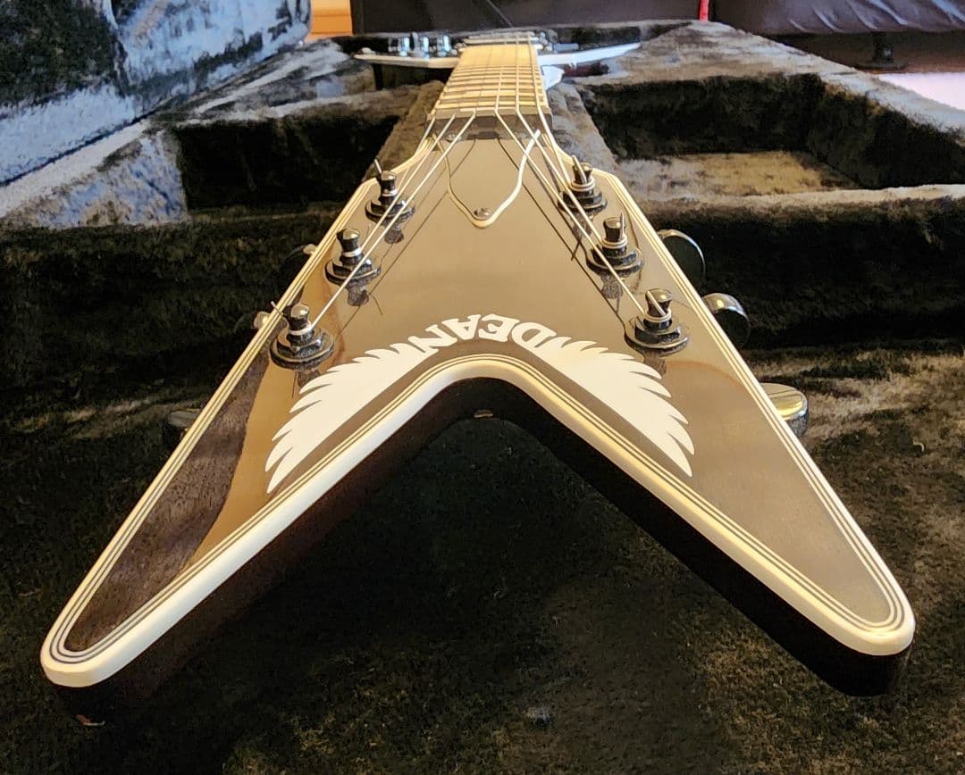 ギター DEAN V Select Quilt Top Trans Black