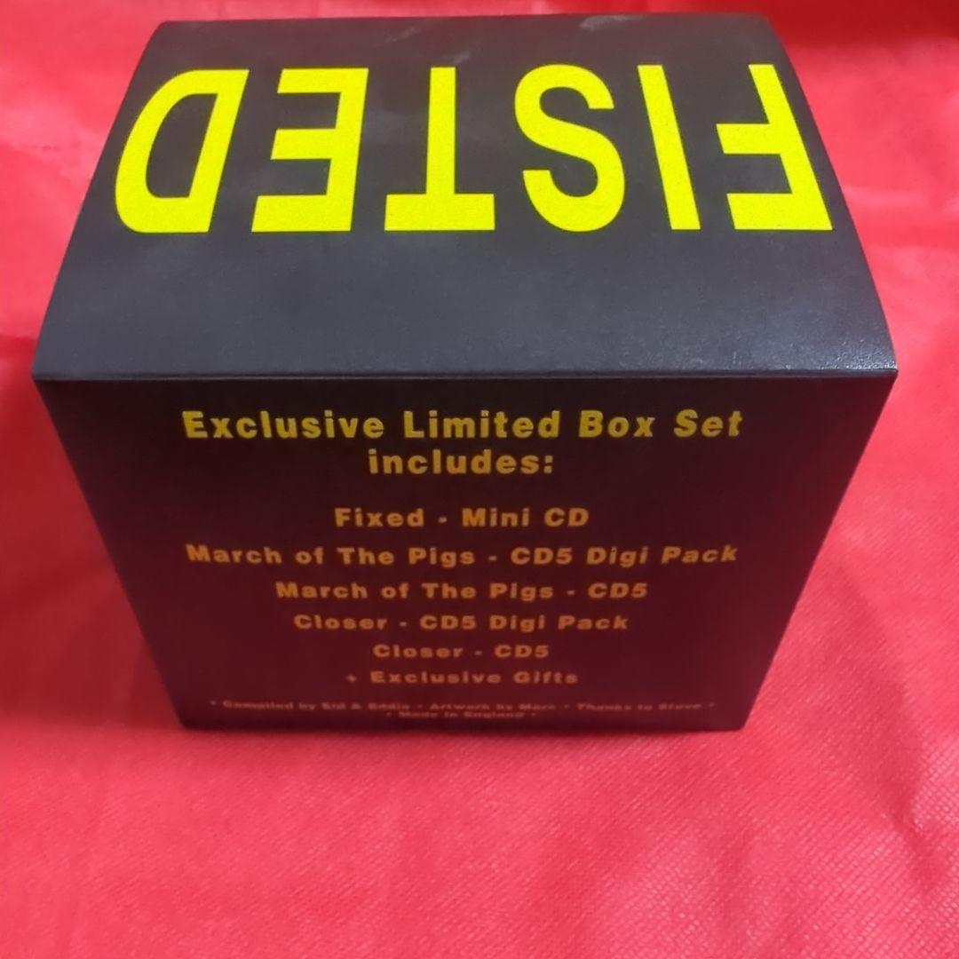 希少　FISTED NINE INCH NAILS / ナイン・インチ・ネイルズ