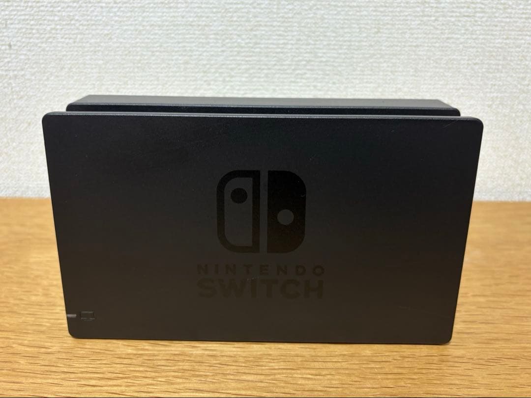 Nintendo Switch 本体【Joy-con無し】