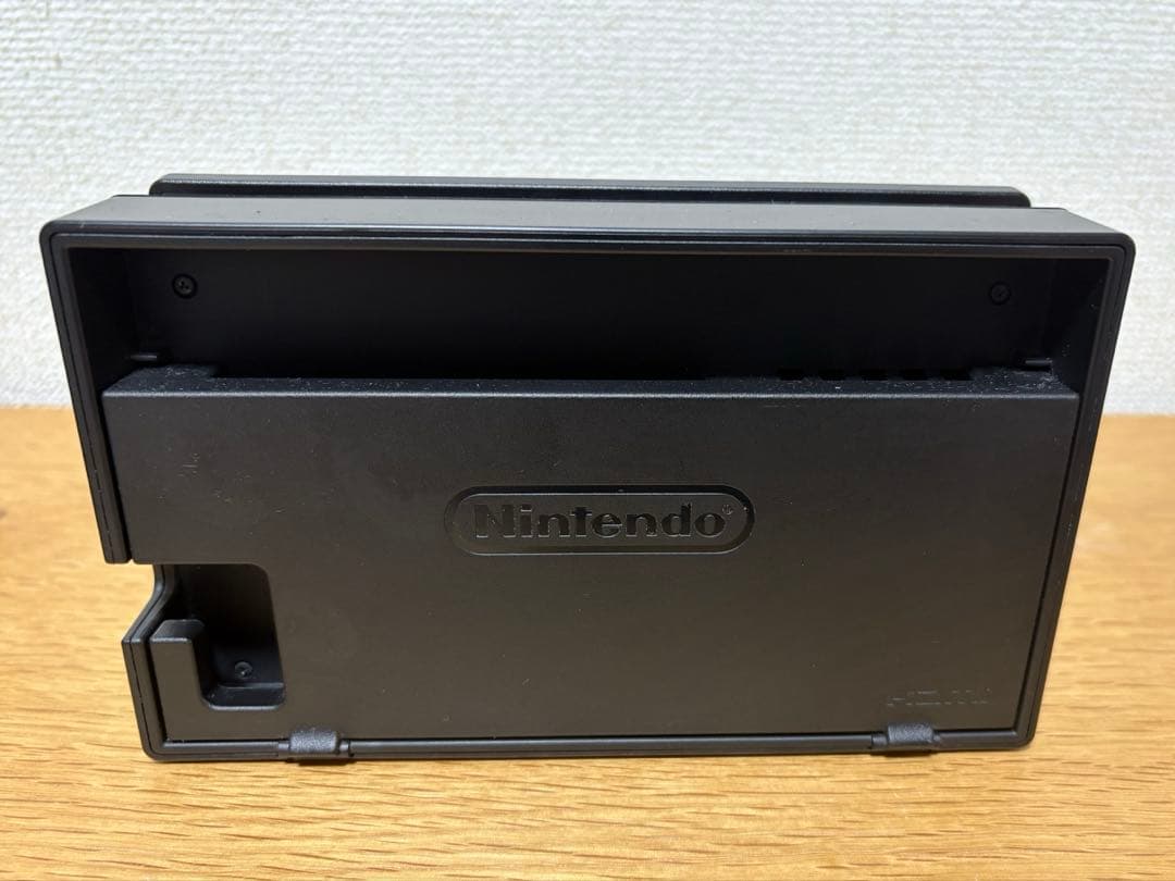 Nintendo Switch 本体【Joy-con無し】