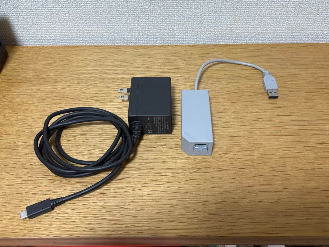 Nintendo Switch 本体【Joy-con無し】