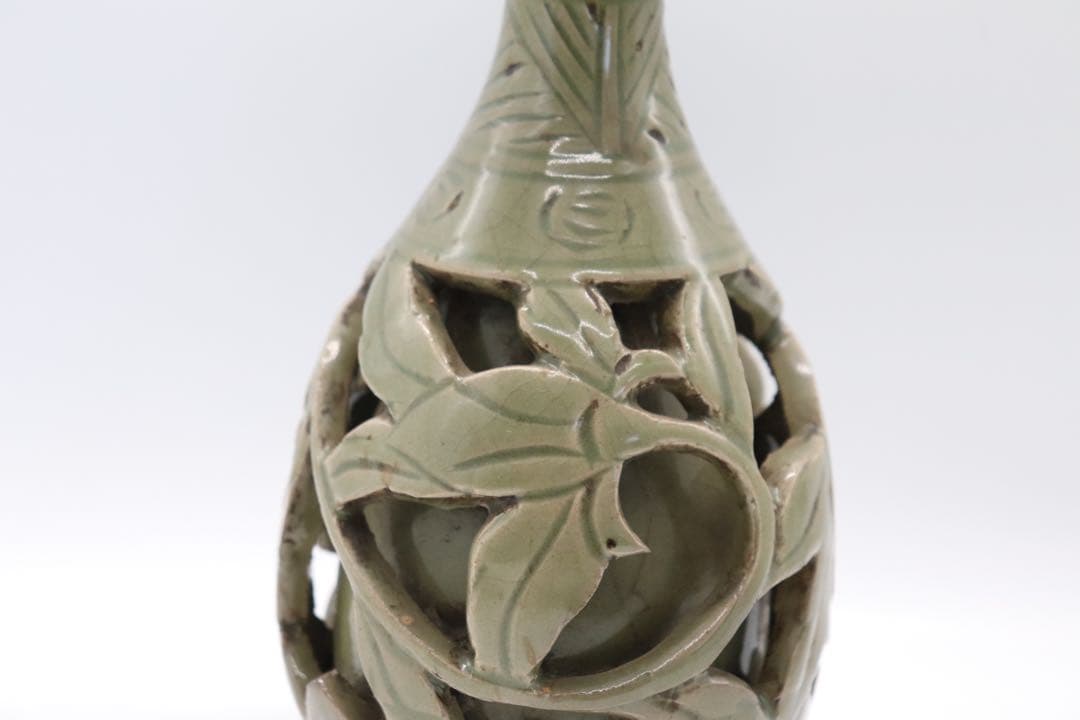 青磁　透花瓶　木箱入れ　送料込み0729