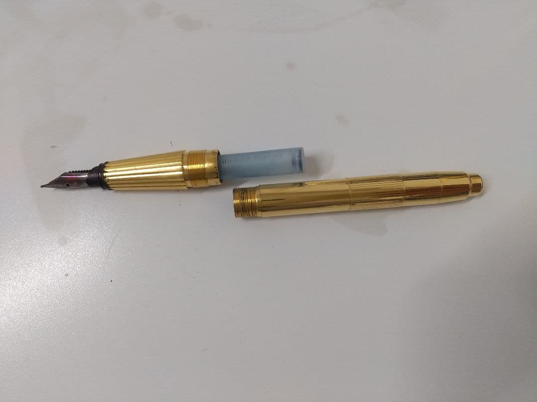 Cartier 万年筆 ゴールド