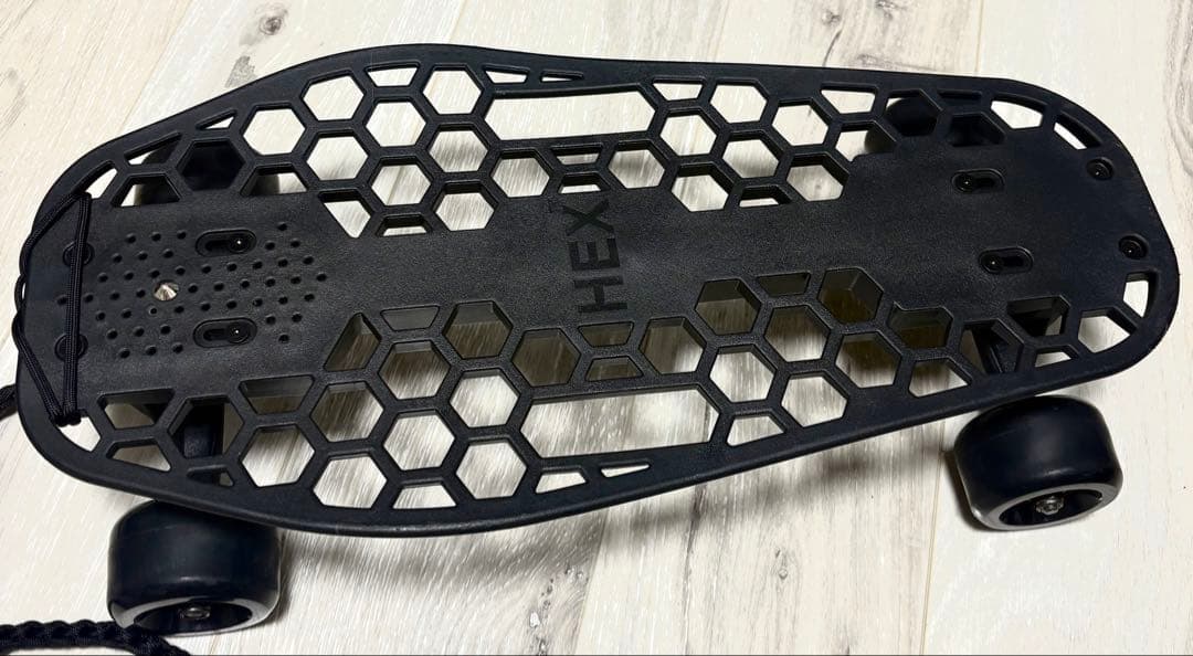 【本日限り早い者勝ち】HEX スケートボード リーシュコード付きハニカムデッキ