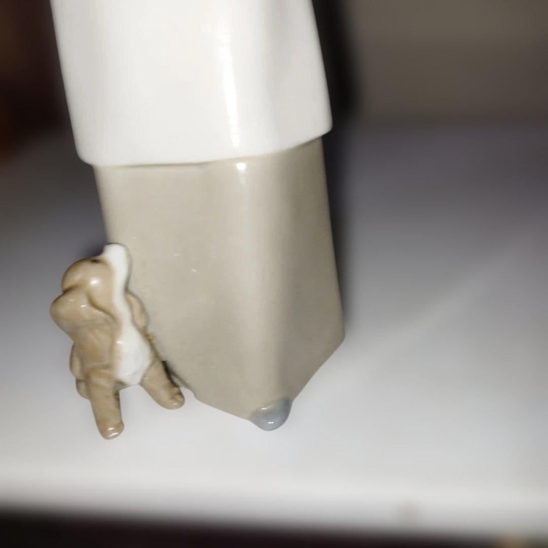 陶器製 女性像 バスケット付き