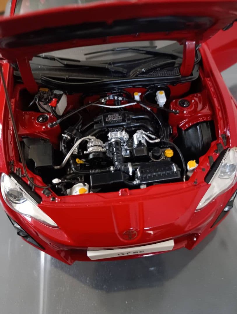 トヨタ　86左ハンドル1:18