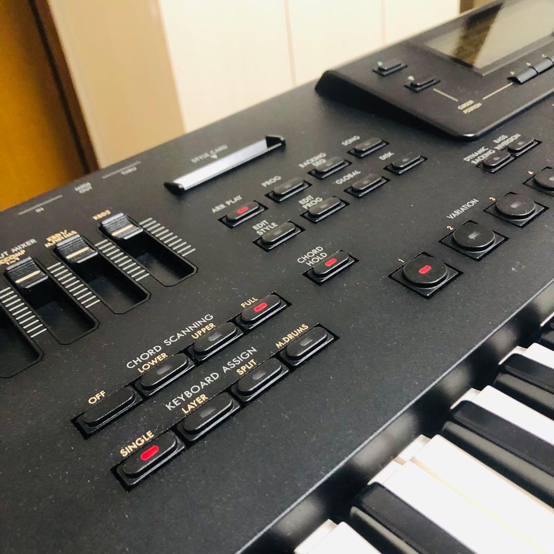 【美品】KORG i3 MUSIC WORKSTATION