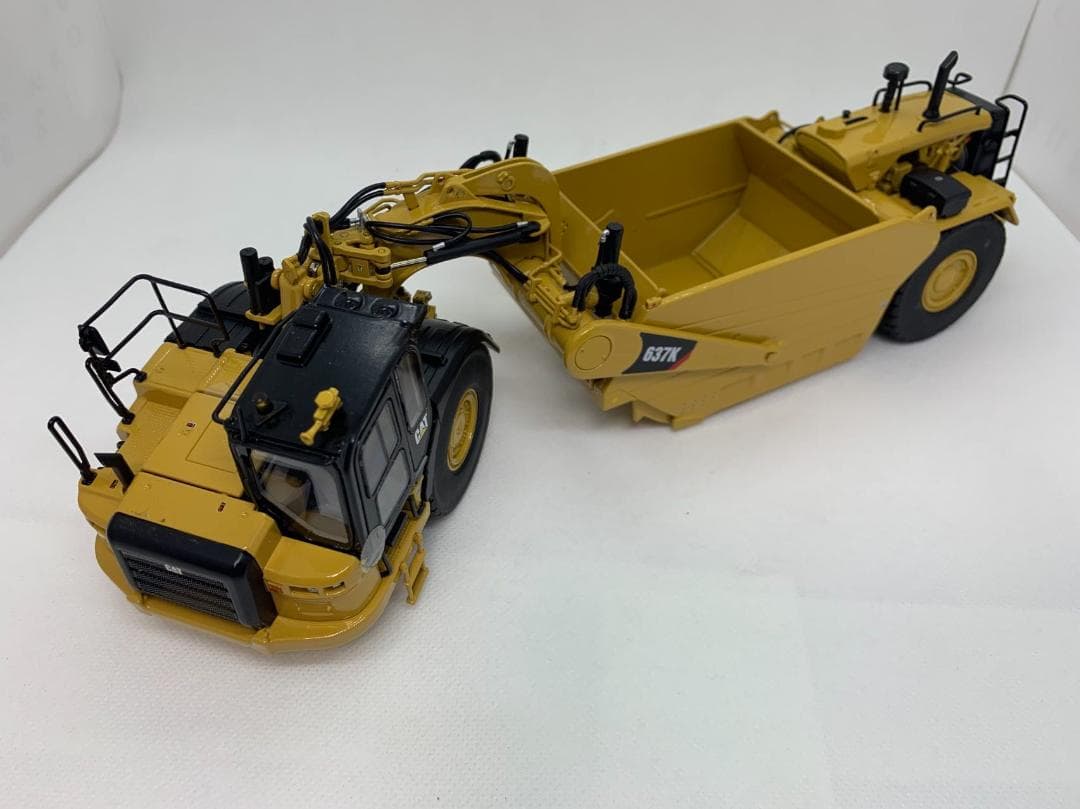 ミニカー CCM 1/48 CAT 637K WHEEL TRCATOR-COAL