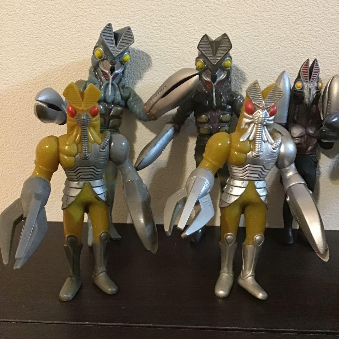 バルタン星人11体セット　分身バージョン　パワード・バルタン　ジュニア他　ソフビ