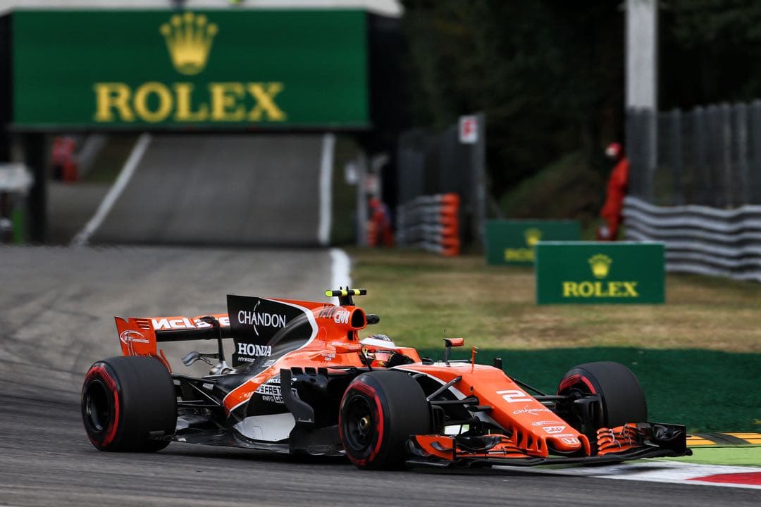 McLaren MCL32 2017 バンドーン。サイン入りミニカー1:43