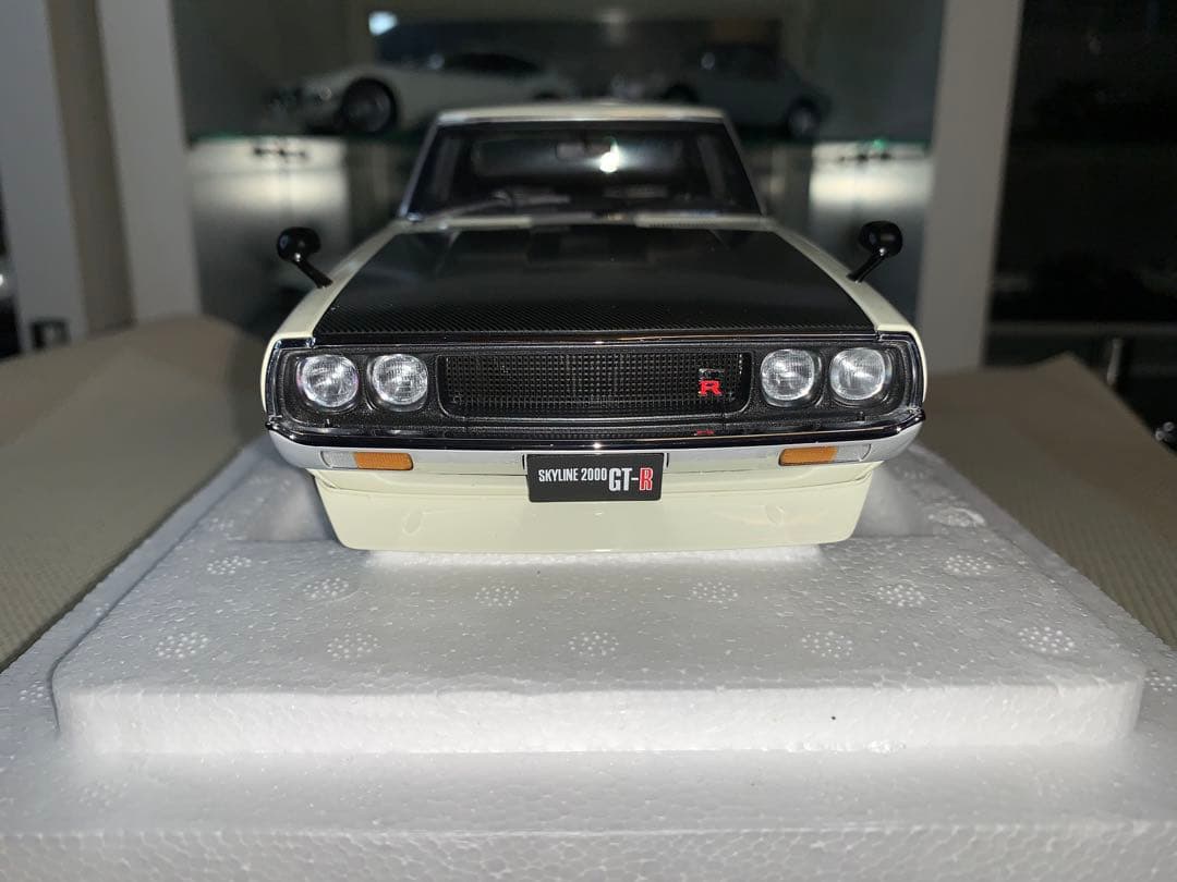 オートアート 1/18 スカイラインGTR カーボンボンネット(シルバー)