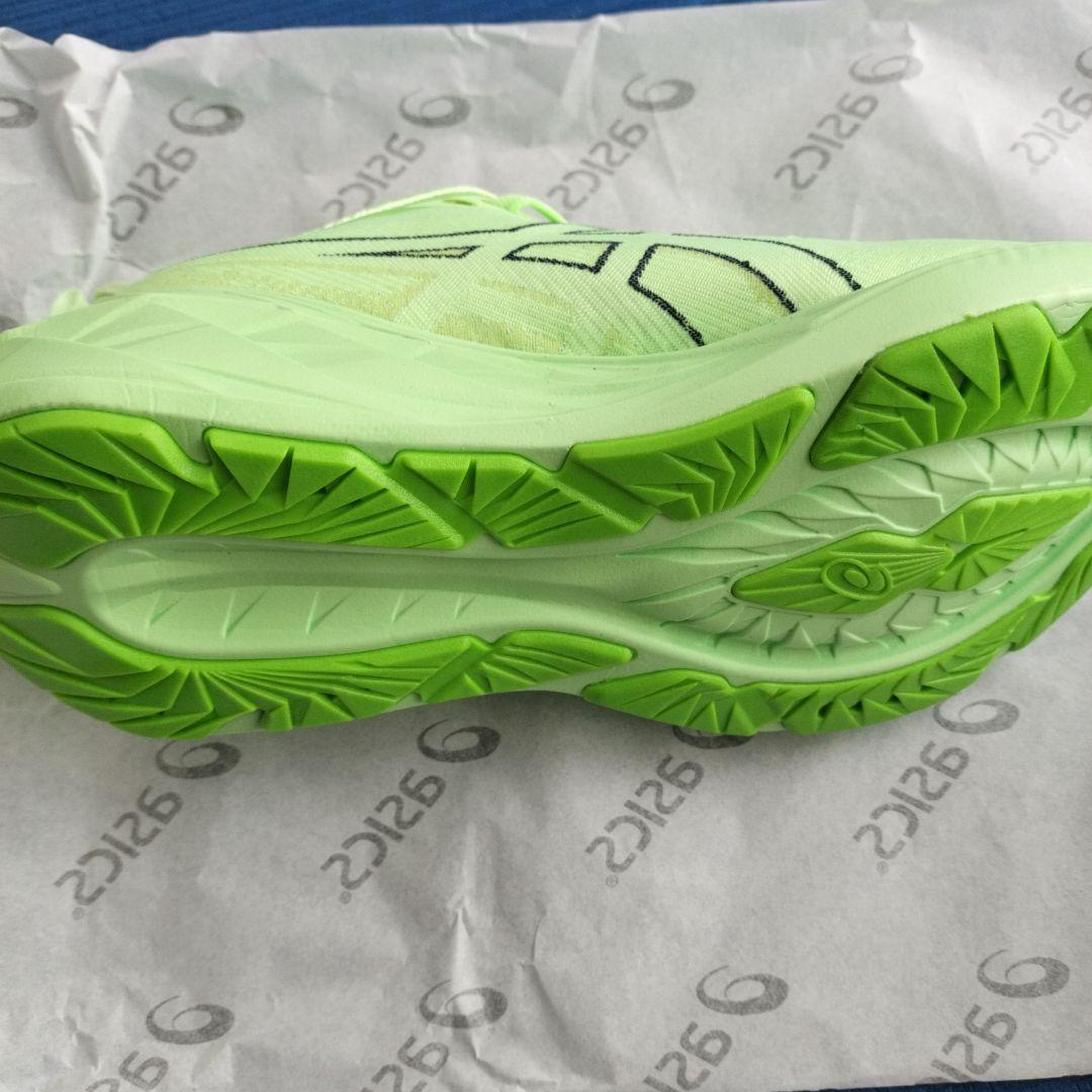 ウォーキング・ランニングウェア ASICS NOVABLAST4