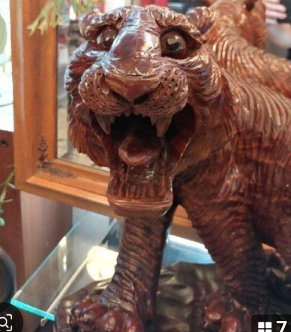 旧家蔵出し天然木製虎の彫刻 置物 オブジェ ビンテージ 骨董 タイガー 木彫