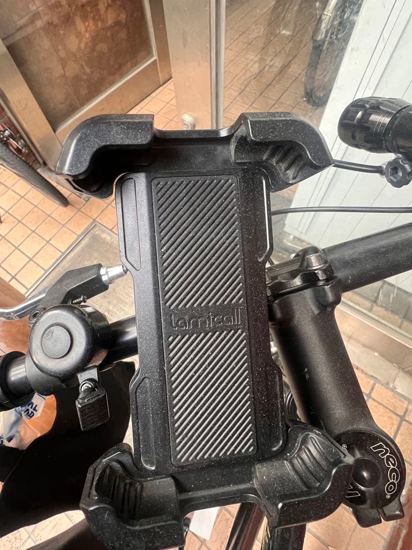 クロスバイク スマートフォンホルダー付き 黒 現地渡しです