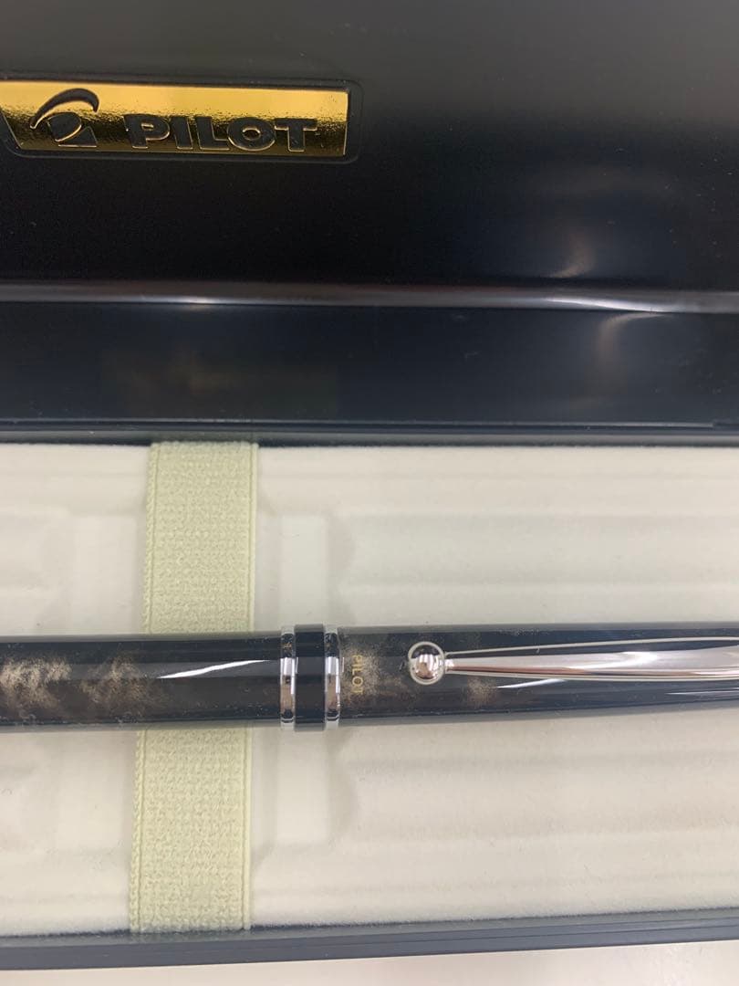 パイロット ツイスト式ボールペン「グランセグレーマーブル」