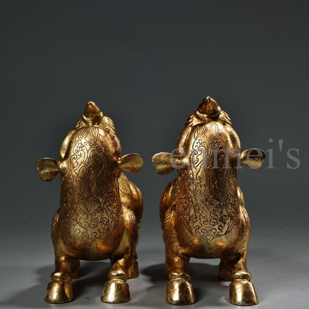 純銅製 鎏金 回頭獣 彫刻置物／一対セット