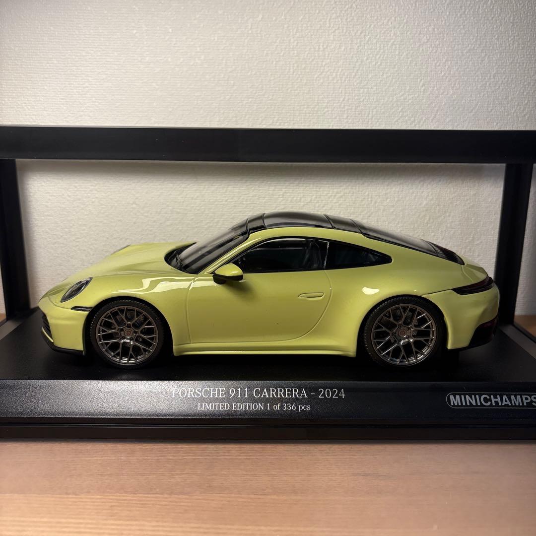 ミニチャンプス ポルシェ　911 992 Carrera 1/18 イエロー