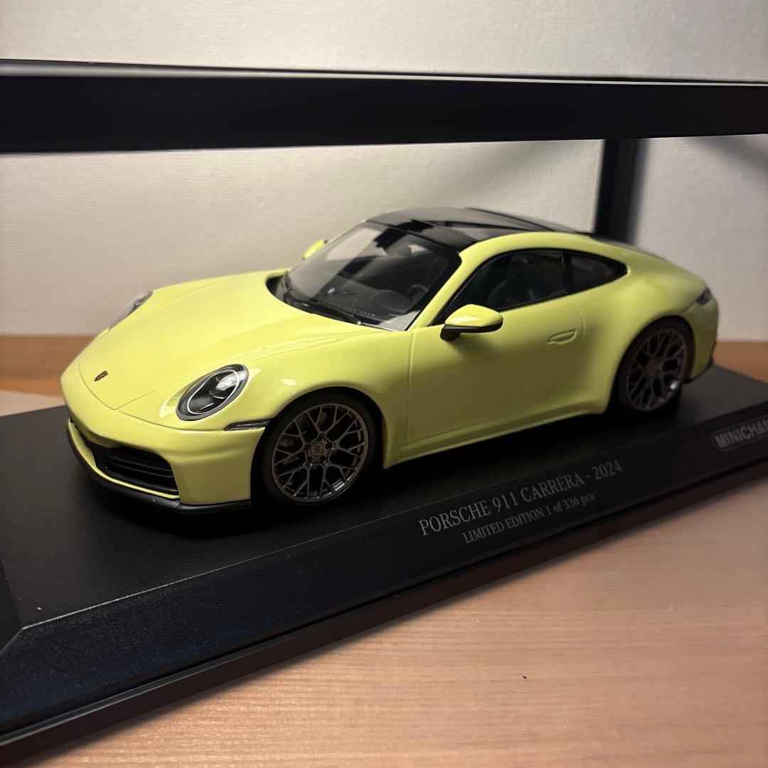 ミニチャンプス ポルシェ　911 992 Carrera 1/18 イエロー