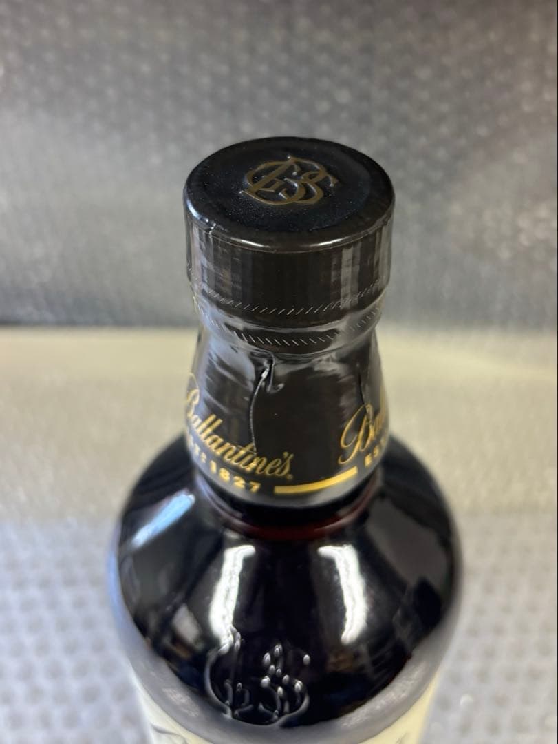 く*か様 未開栓 バランタイン 21年 黒 キャップ 箱付き 40% 700ml