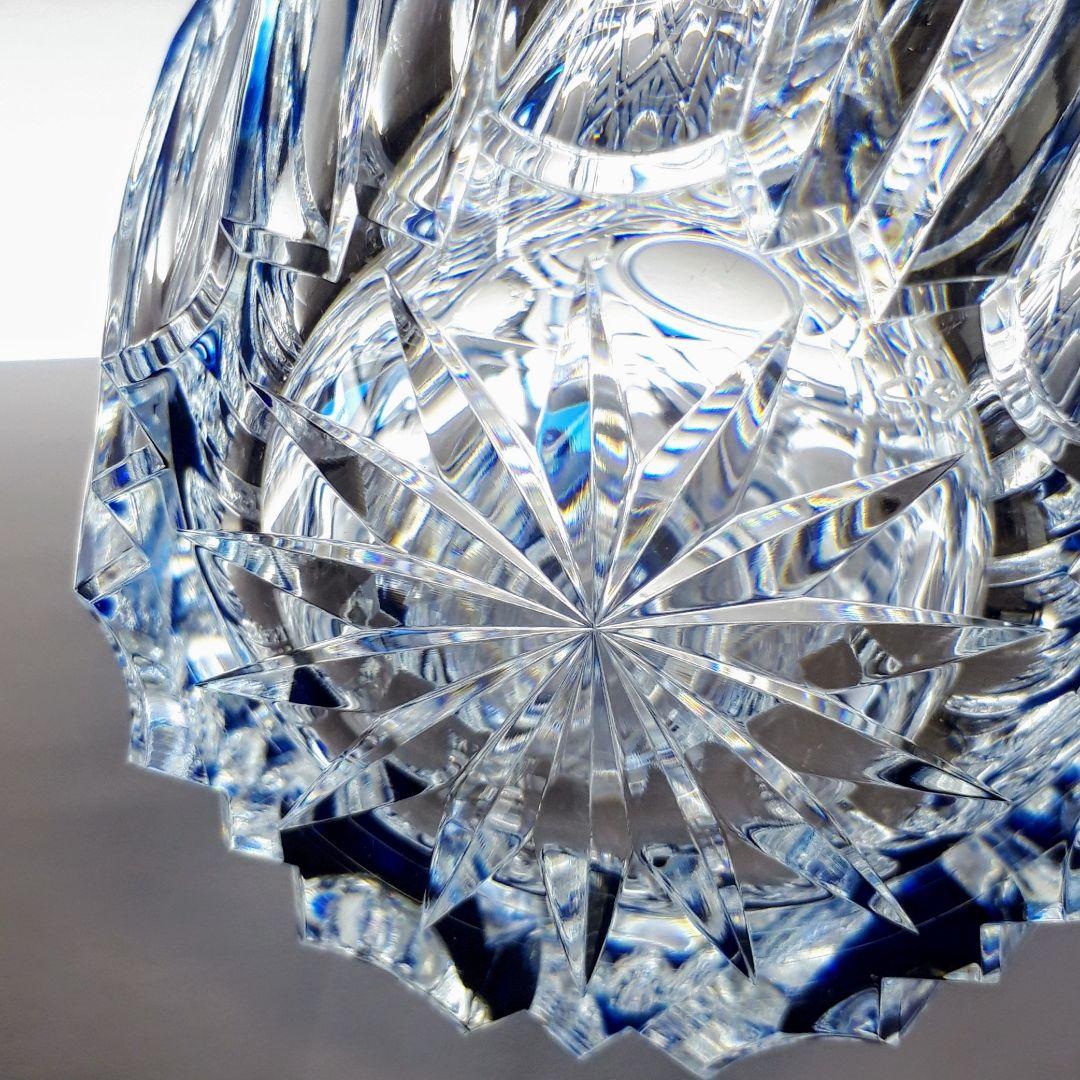 日本工芸会正会員　渡邊 明 作品　　切子 藍色被せ 花瓶　【入手困難品】